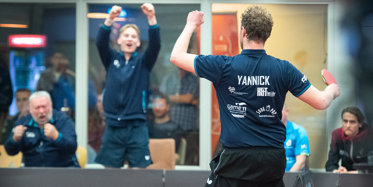 Yannick viert punt met team